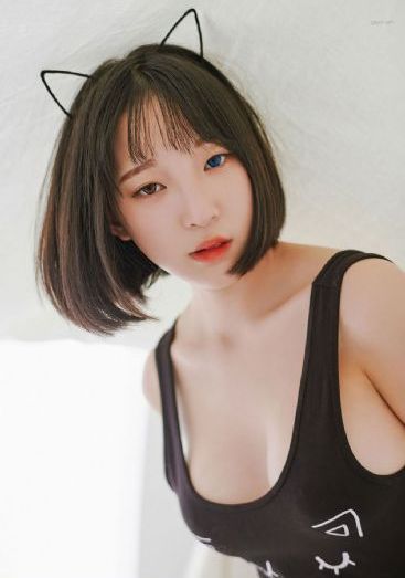 欧美色图激情小说淫荡人妻_BD英语在线观看